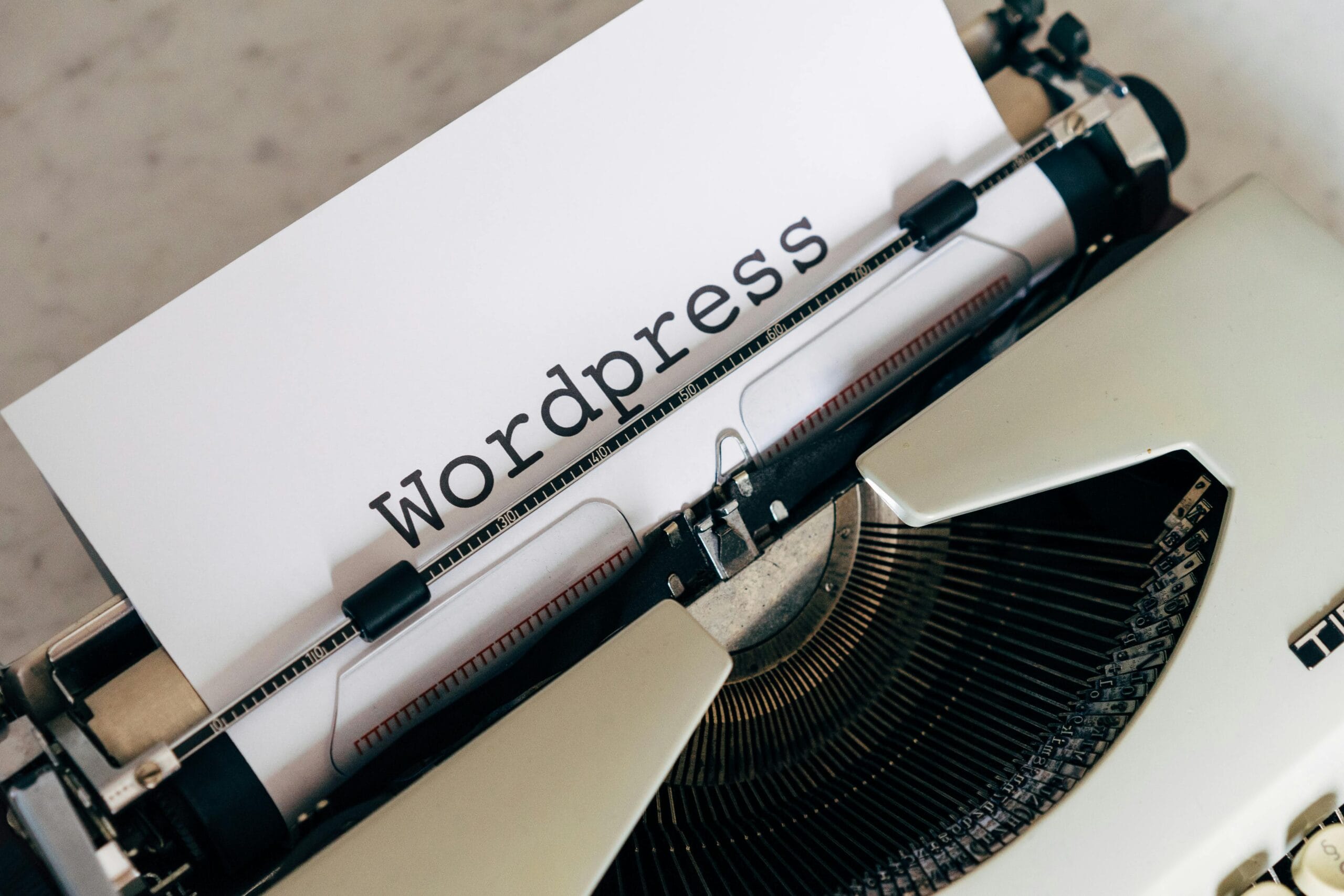 WordPress vs Webflow Mana yang Lebih Worth It untuk 2025